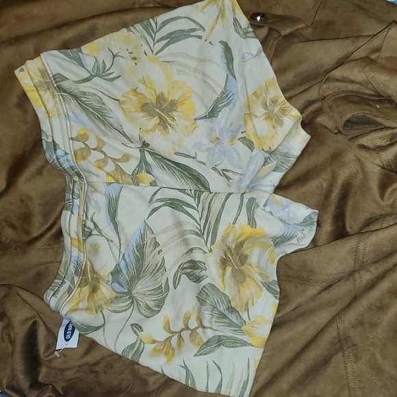 Old Navy Shorts Small TALL - Picture 2 of 4